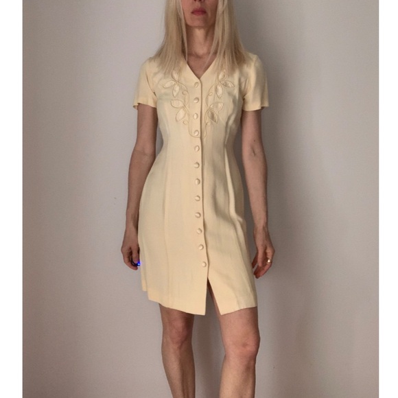 Vintage 90s Pale Yellow Pastel Button-Dowm Floral Embroidered Mini Dress… - Picture 13 of 13